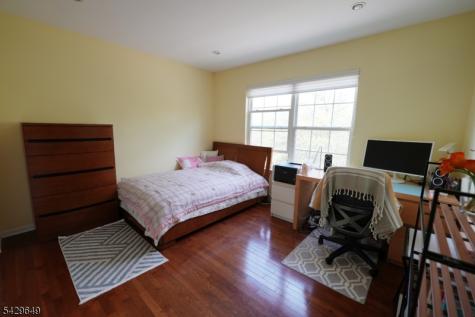 10 Queens Lane Wayne NJ 07470