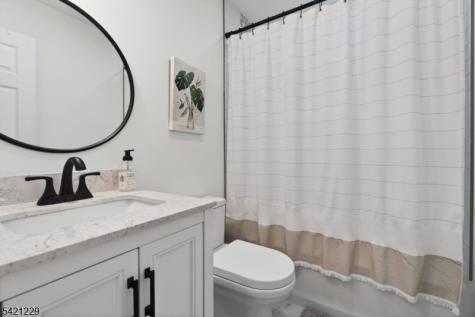 66 Kingsberry Drive Franklin NJ 08873