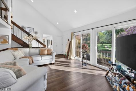 66 Kingsberry Drive Franklin NJ 08873
