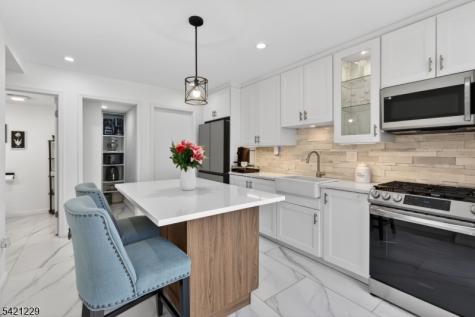 66 Kingsberry Drive Franklin NJ 08873