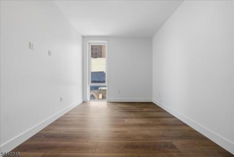 21 Lincoln Park Newark NJ 07102