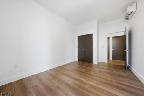 21 Lincoln Park Newark NJ 07102