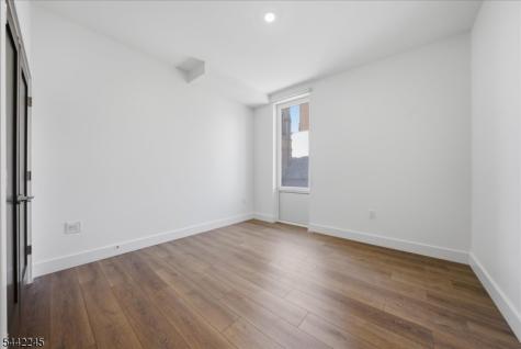 21 Lincoln Park Newark NJ 07102