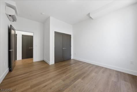 21 Lincoln Park Newark NJ 07102