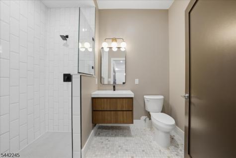 21 Lincoln Park Newark NJ 07102