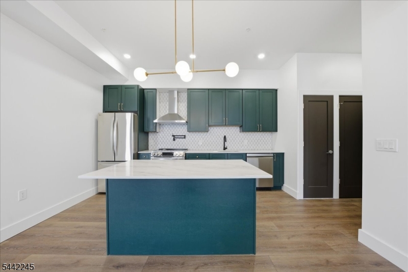 21 Lincoln Park Newark NJ 07102