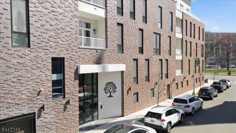 21 Lincoln Park Newark NJ 07102