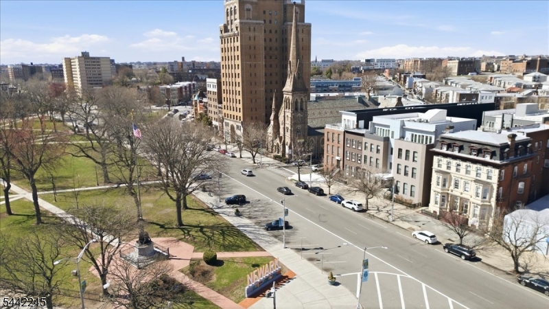 21 Lincoln Park Newark NJ 07102
