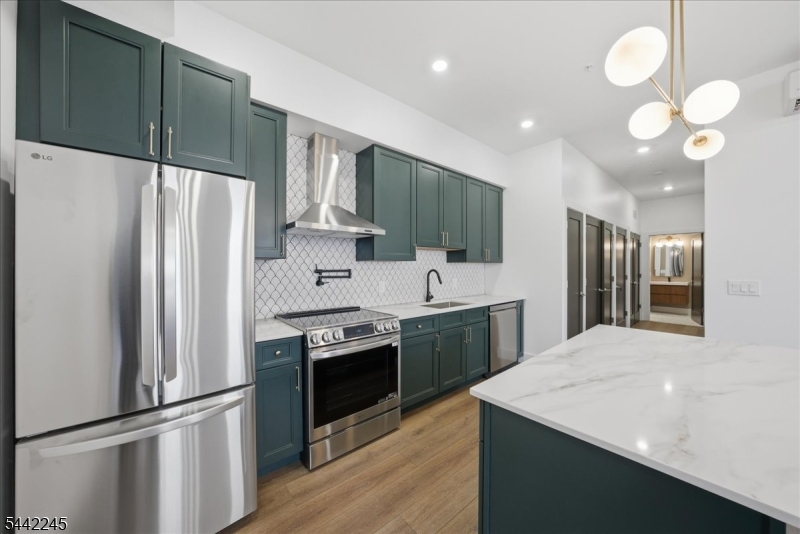 21 Lincoln Park Newark NJ 07102