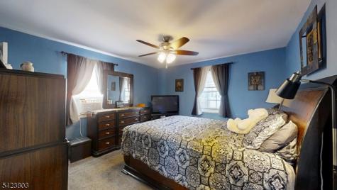 29 Colfax Manor Roselle Park NJ 07204