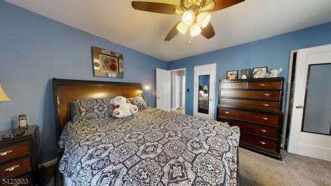 29 Colfax Manor Roselle Park NJ 07204