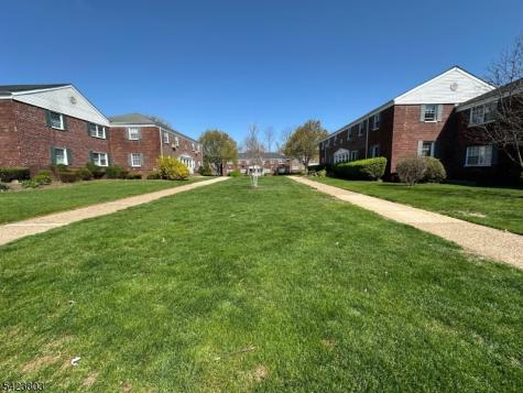 29 Colfax Manor Roselle Park NJ 07204