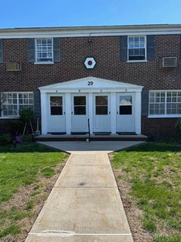 29 Colfax Manor Roselle Park NJ 07204