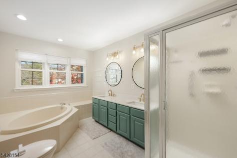 10 Loft Drive Bridgewater NJ 08836