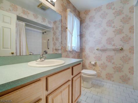 28 Helton Terrace Montville NJ 07045