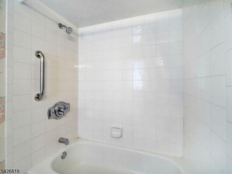 28 Helton Terrace Montville NJ 07045