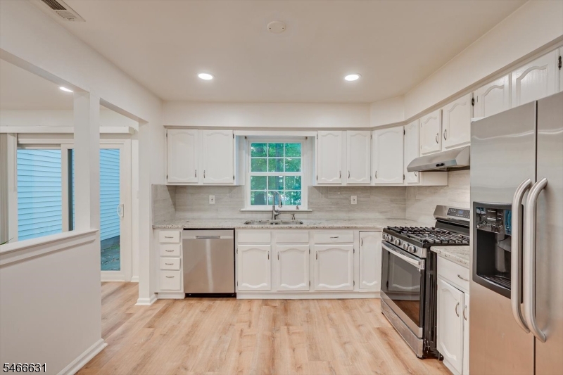 3302 Stonehedge Road Edison NJ 08820