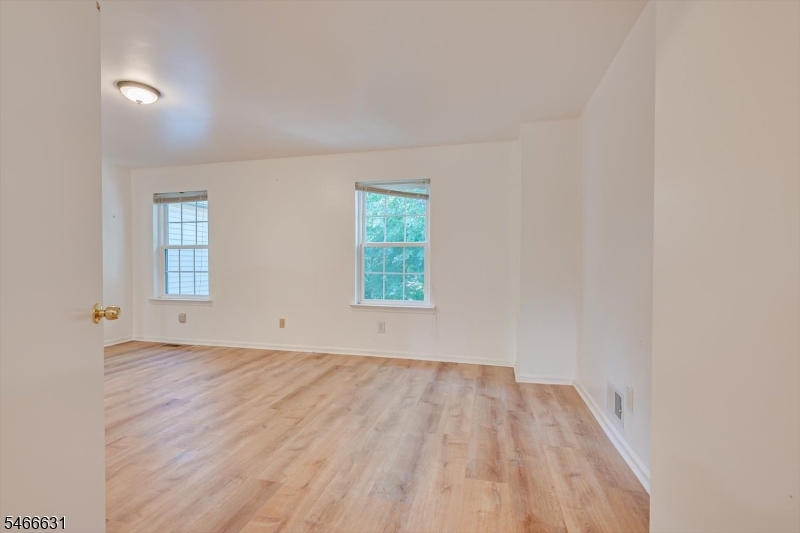 3302 Stonehedge Road Edison NJ 08820