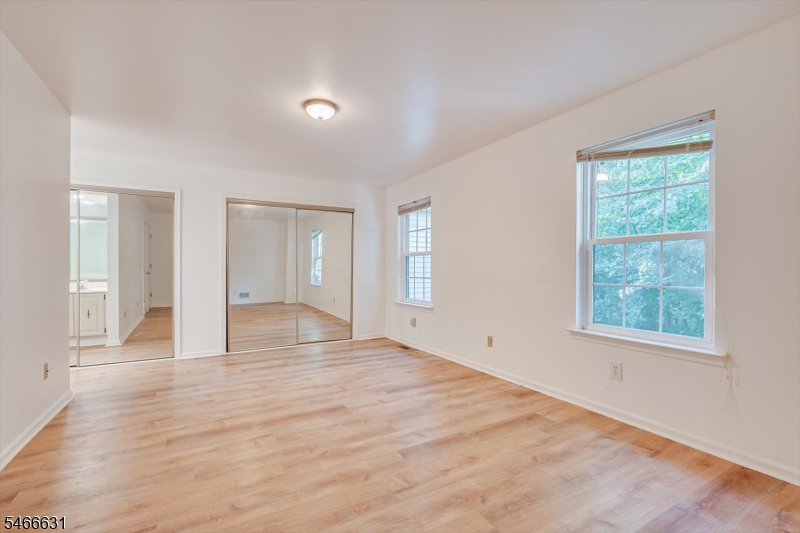 3302 Stonehedge Road Edison NJ 08820
