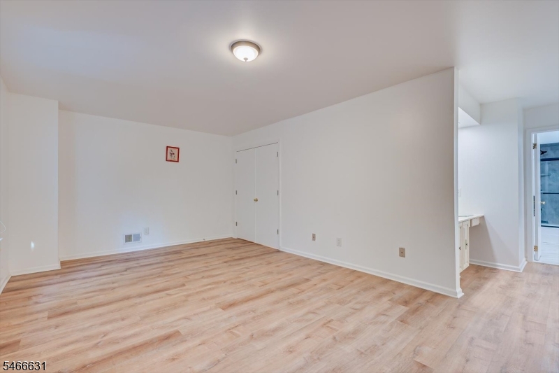 3302 Stonehedge Road Edison NJ 08820