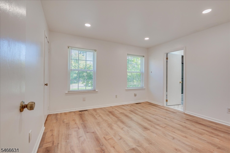 3302 Stonehedge Road Edison NJ 08820