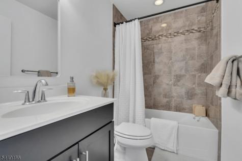 18 Blazingstar Way Allamuchy NJ 07840