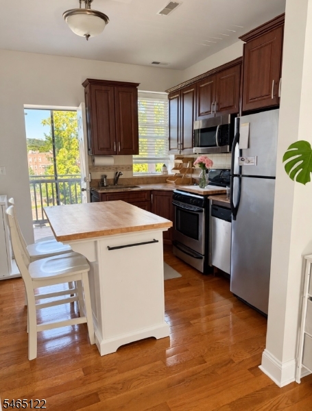 80 Bay Street Montclair NJ 07042