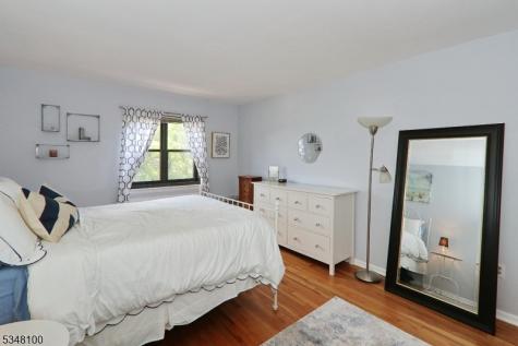 37 Sandra Circle Westfield NJ 07090