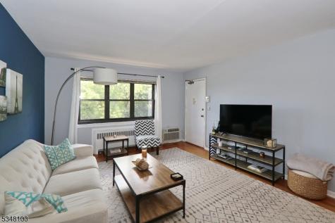37 Sandra Circle Westfield NJ 07090