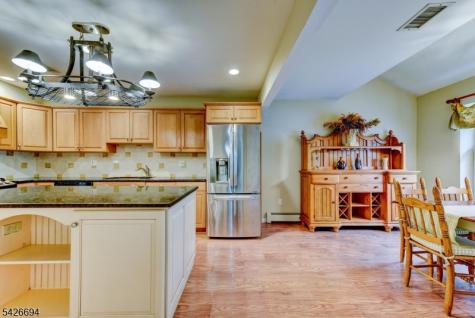 7 Matthew Road Wayne NJ 07470