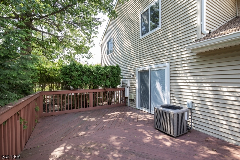 10 Driftwood Drive Franklin NJ 08873