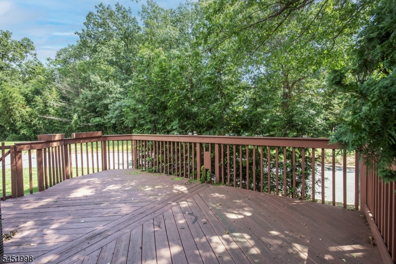 10 Driftwood Drive Franklin NJ 08873
