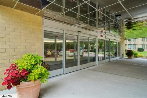 10 Smith Manor Boulevard West Orange NJ 07052