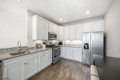 102 Sequoia Drive Cedar Grove NJ 07009