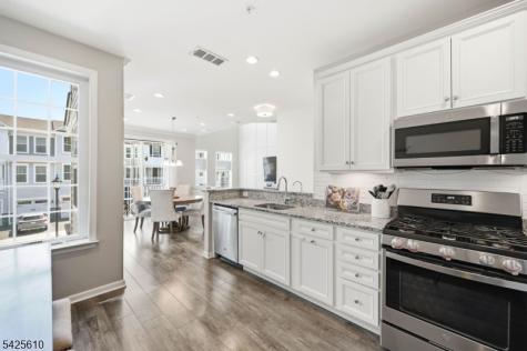 102 Sequoia Drive Cedar Grove NJ 07009