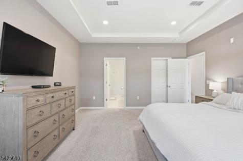 102 Sequoia Drive Cedar Grove NJ 07009