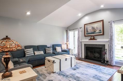 11 Old Fourth Drive Jefferson NJ 07438