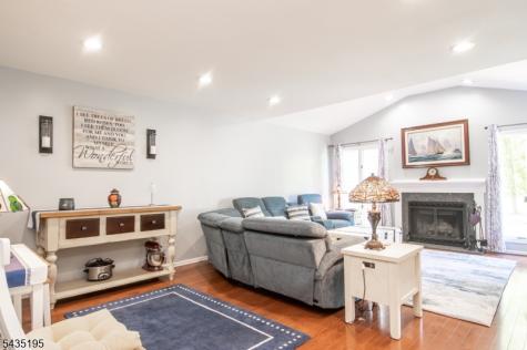 11 Old Fourth Drive Jefferson NJ 07438