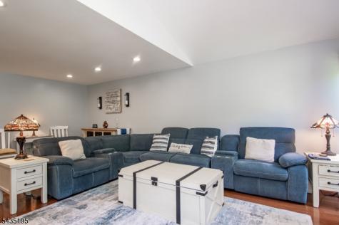 11 Old Fourth Drive Jefferson NJ 07438