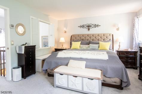 11 Old Fourth Drive Jefferson NJ 07438