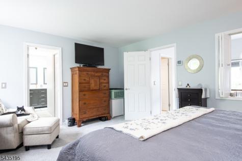 11 Old Fourth Drive Jefferson NJ 07438