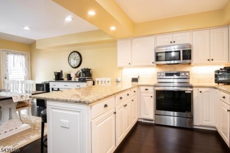 11 Old Fourth Drive Jefferson NJ 07438