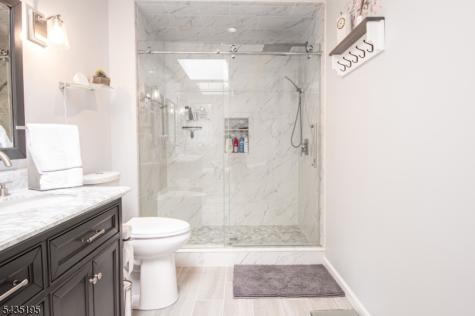 11 Old Fourth Drive Jefferson NJ 07438
