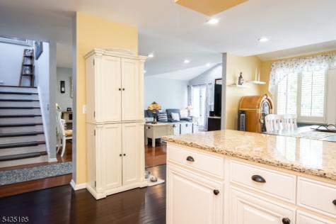 11 Old Fourth Drive Jefferson NJ 07438