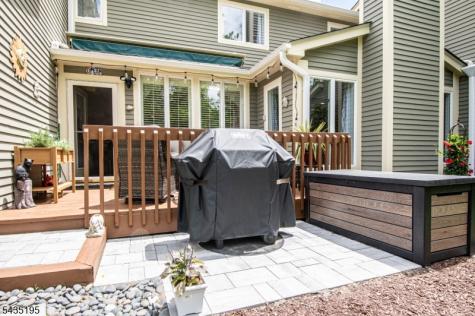 11 Old Fourth Drive Jefferson NJ 07438