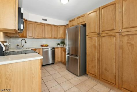 28 Wareham Court Scotch Plains NJ 07076