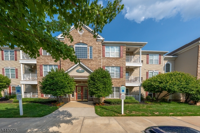 319 Sophee Lane Lakewood NJ 08701