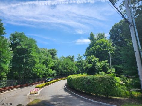 65 Halina Lane Butler NJ 07405