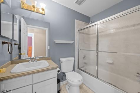 214 Riverwalk Way Clifton NJ 07014