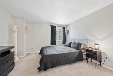 15 Village Way Vernon NJ 07462